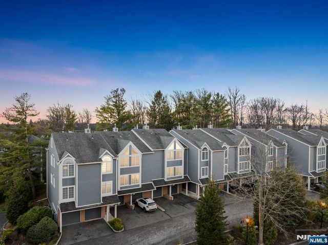 208 Cambridge Drive, Ramsey, NJ 07446
