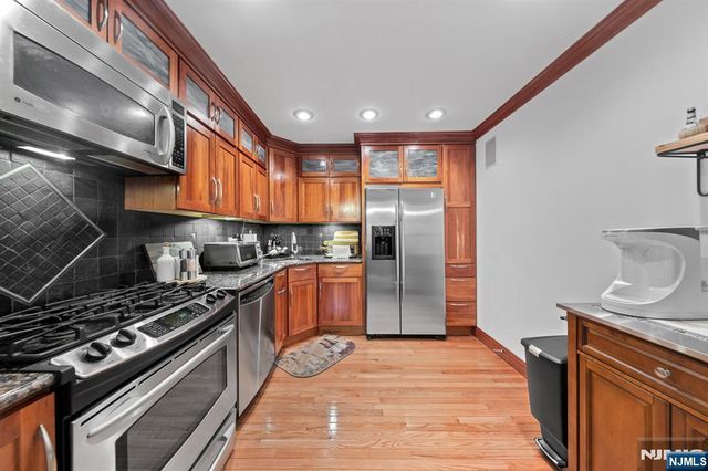 208 Cambridge Drive, Ramsey, NJ 07446