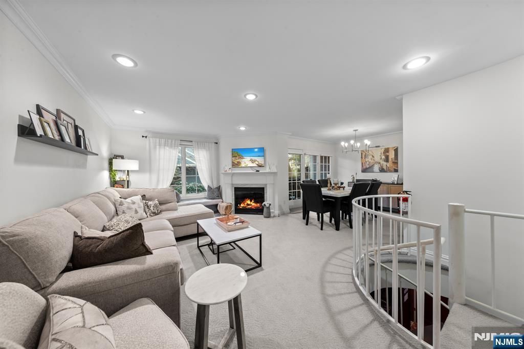 208 Cambridge Drive, Ramsey, NJ 07446
