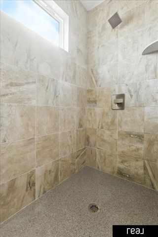 10651 S 102 Avenue, Papillion, NE 68046