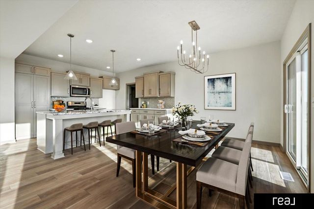 10651 S 102 Avenue, Papillion, NE 68046