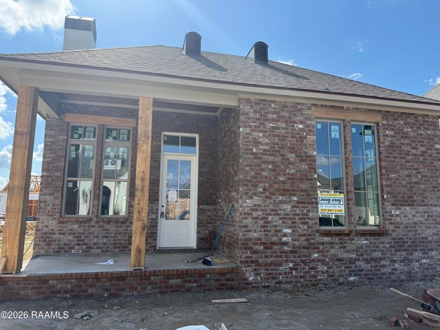 105 Hedgemoore Court, Youngsville, LA 70592