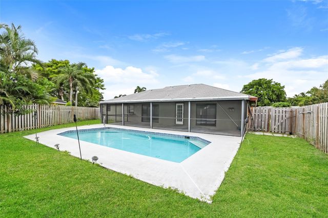 320 Sandpiper Ave, West Palm Beach, FL 33411