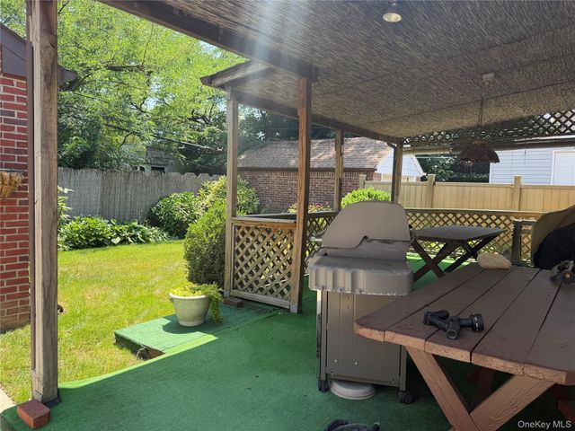 20938 Whitehall Terrace, Queens Village, NY 11427