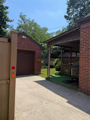 20938 Whitehall Terrace, Queens Village, NY 11427