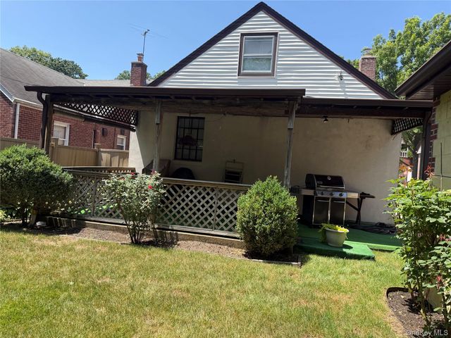20938 Whitehall Terrace, Queens Village, NY 11427