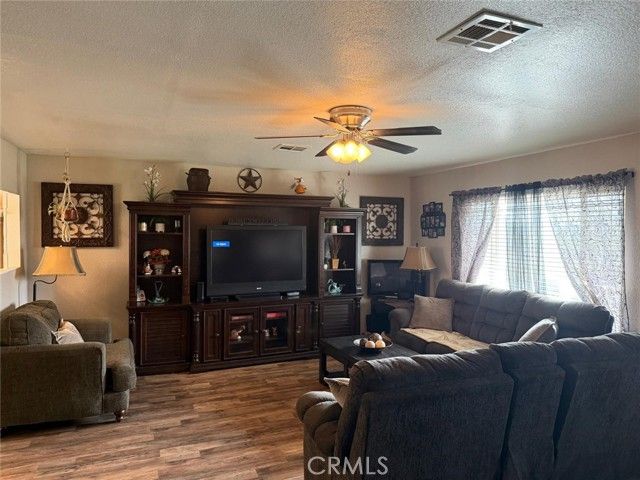 5109 Center, Modesto, CA 95357