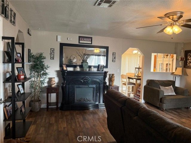 5109 Center, Modesto, CA 95357