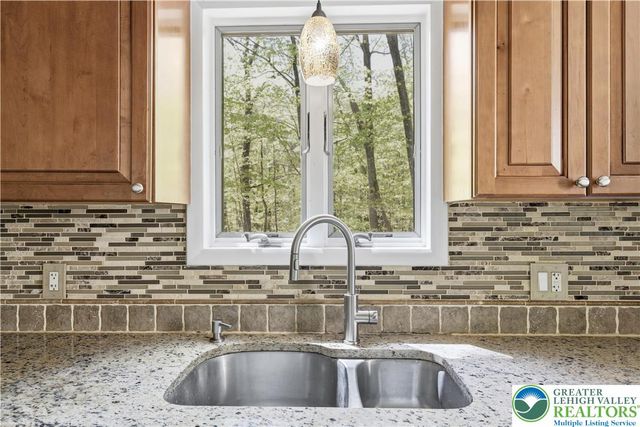 505 Chipmunk Road, Lehman Twp, PA 18324