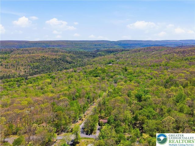 505 Chipmunk Road, Lehman Twp, PA 18324
