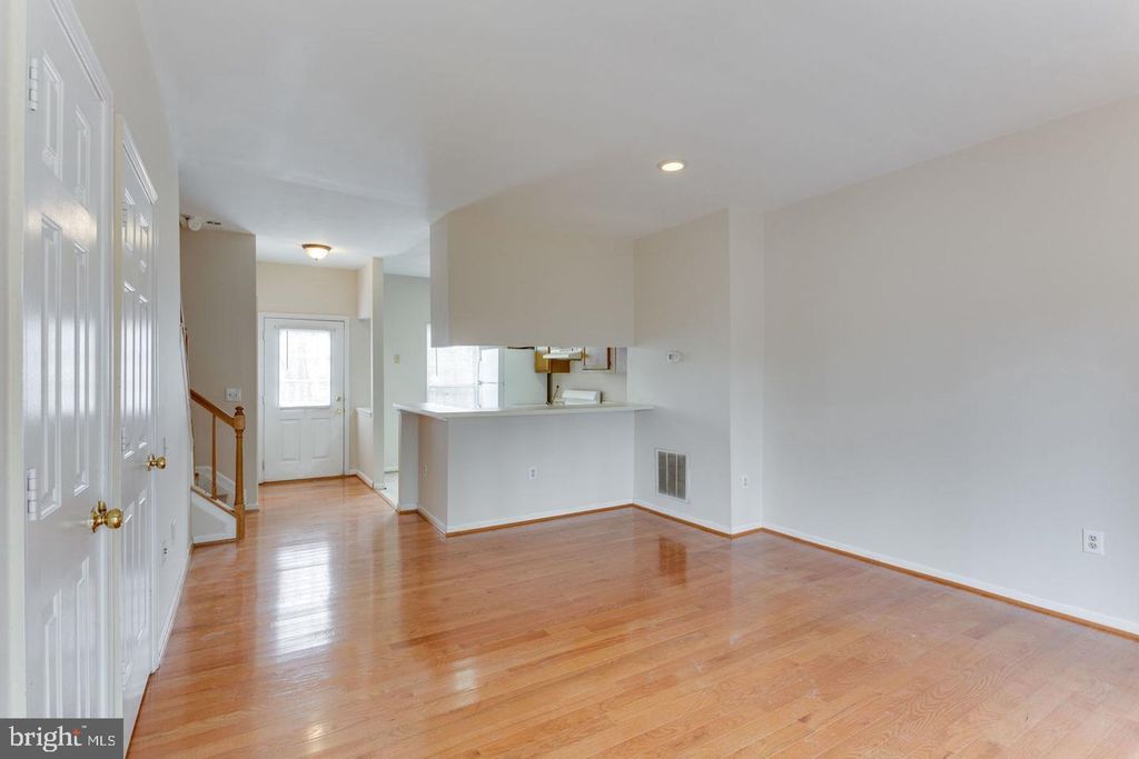 7123 TOLLIVER ST, Alexandria, VA 22306