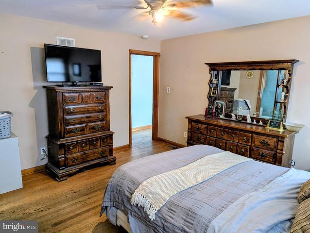 158 RIDGE BLVD, Brookhaven, PA 19015