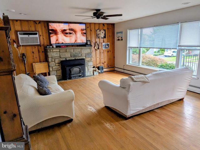 158 RIDGE BLVD, Brookhaven, PA 19015