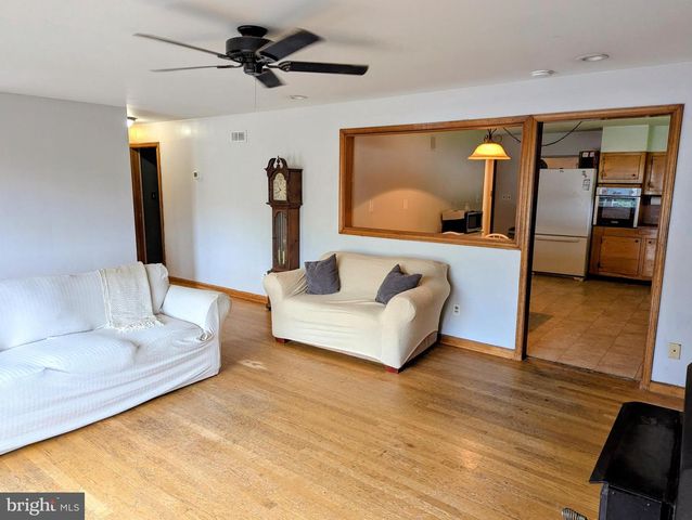158 RIDGE BLVD, Brookhaven, PA 19015