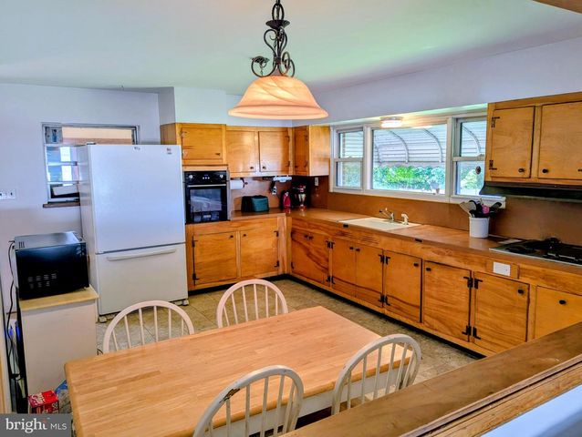 158 RIDGE BLVD, Brookhaven, PA 19015