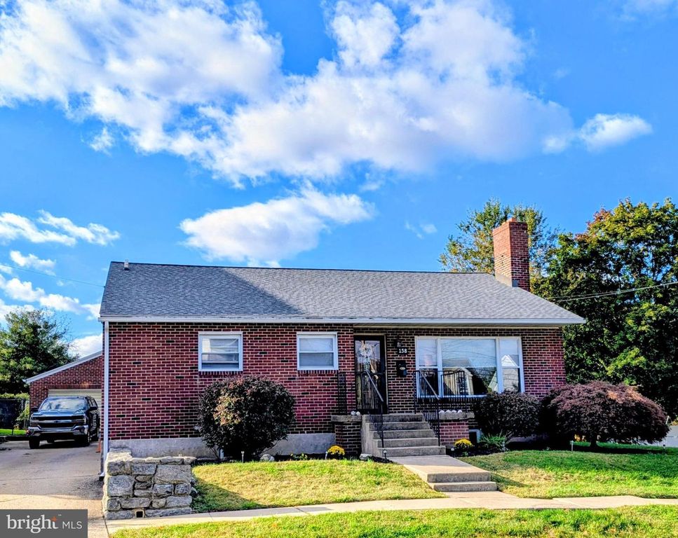 158 RIDGE BLVD, BROOKHAVEN, PA 19015 — exterior