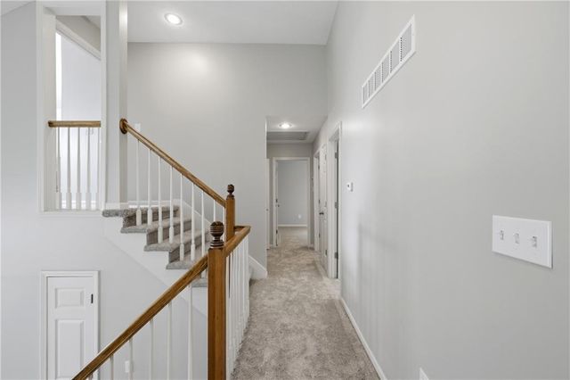 720 SE James Circle, Lee's Summit, MO 64063