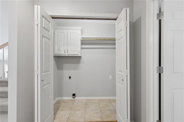 720 SE James Circle, Lee's Summit, MO 64063
