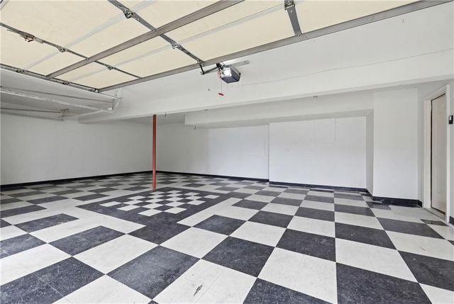 720 SE James Circle, Lee's Summit, MO 64063