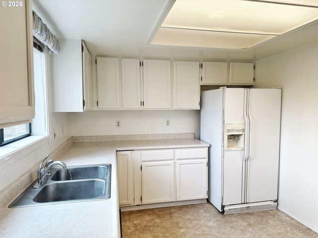 10710 S MCALISTER Rd, Island City, OR 97850