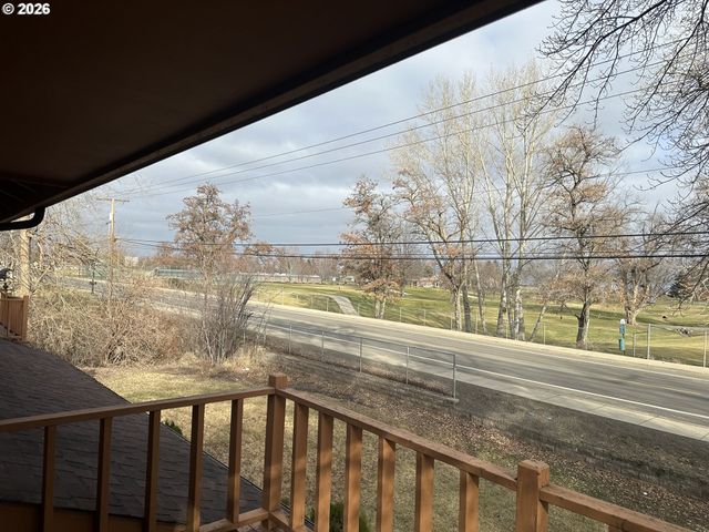 10710 S MCALISTER Rd, Island City, OR 97850