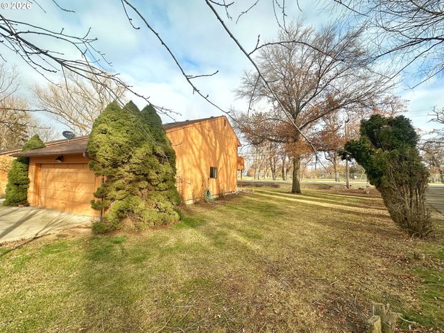 10710 S MCALISTER Rd, Island City, OR 97850