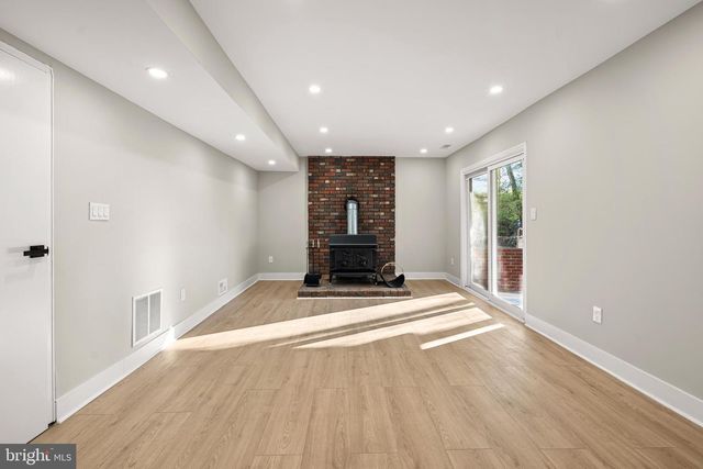 641 YDV-HAM SQUARE, Hamilton, NJ 08691