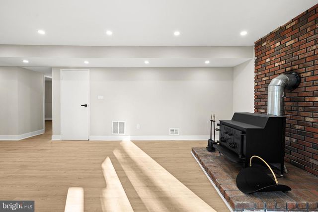 641 YDV-HAM SQUARE, Hamilton, NJ 08691