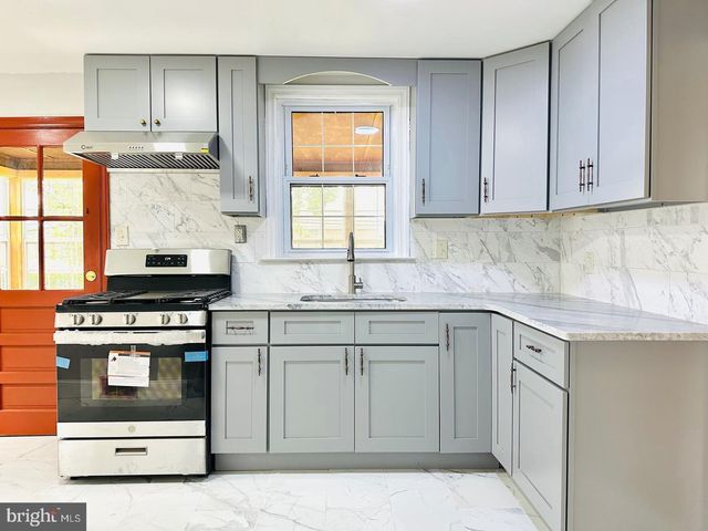 156 FLINTLOCK RD, Drexel Hill, PA 19026