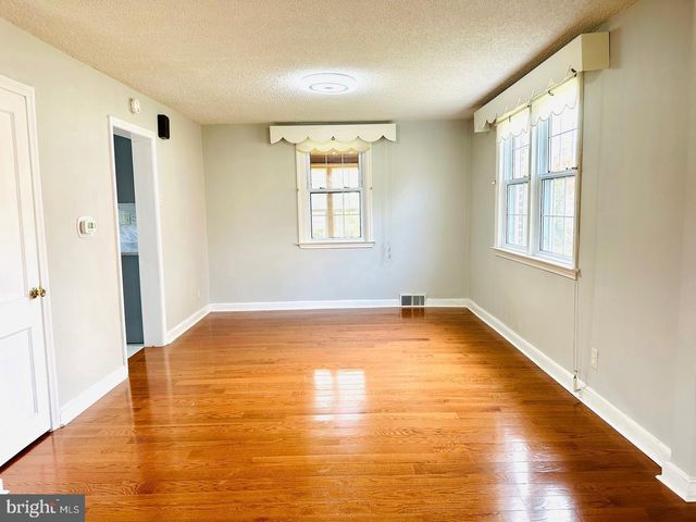 156 FLINTLOCK RD, Drexel Hill, PA 19026