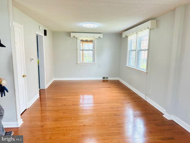 156 FLINTLOCK RD, Drexel Hill, PA 19026
