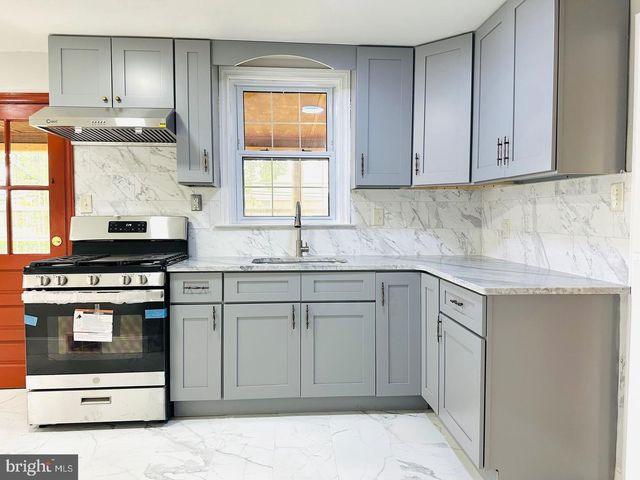 156 FLINTLOCK RD, Drexel Hill, PA 19026