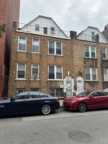 712 E 211th Street, Bronx, NY 10467