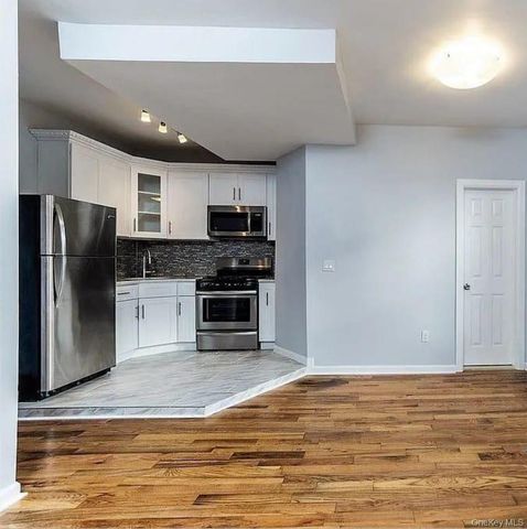 712 E 211th Street, Bronx, NY 10467