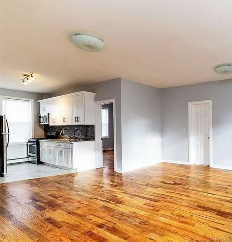 712 E 211th Street, Bronx, NY 10467