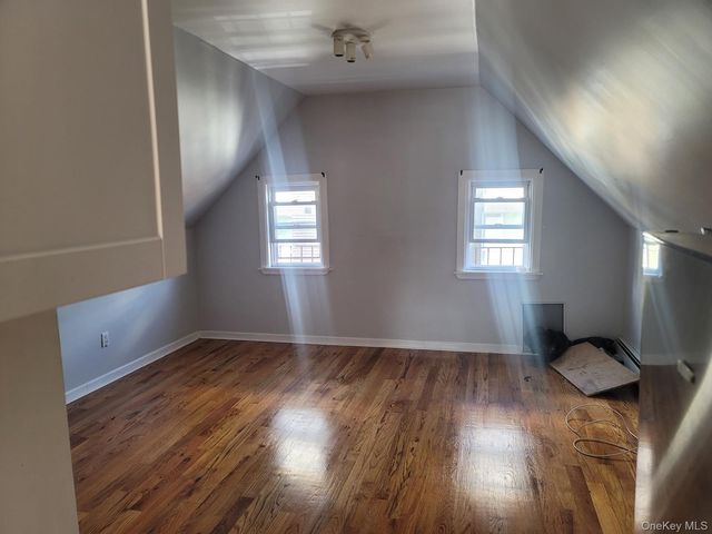 712 E 211th Street, Bronx, NY 10467