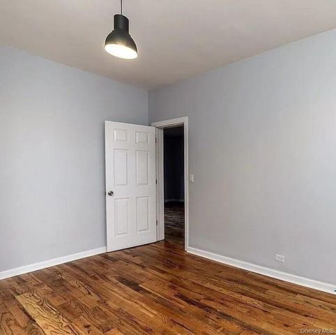 712 E 211th Street, Bronx, NY 10467