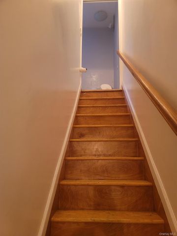 712 E 211th Street, Bronx, NY 10467