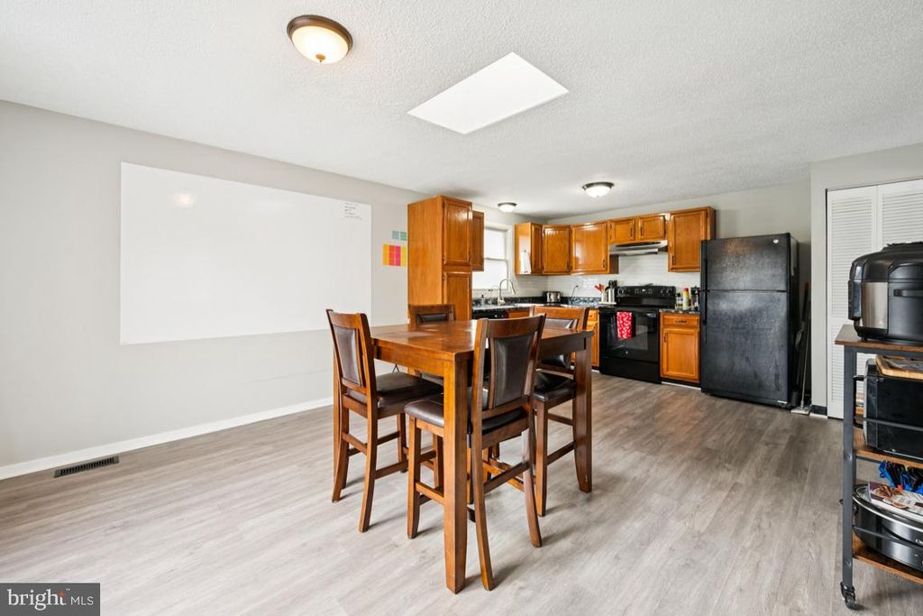 Image 12 of property listing at 1110 POPE ST, Burlington, NJ 08016