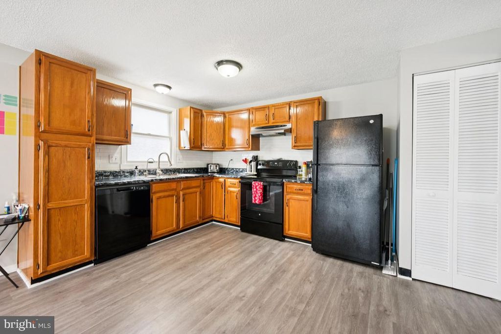 Image 14 of property listing at 1110 POPE ST, Burlington, NJ 08016