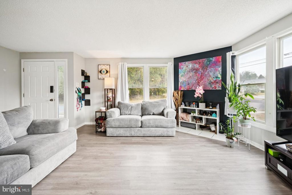 Image 8 of property listing at 1110 POPE ST, Burlington, NJ 08016