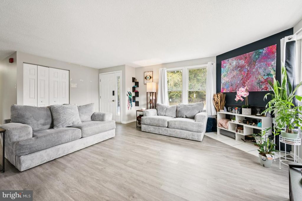 Image 9 of property listing at 1110 POPE ST, Burlington, NJ 08016