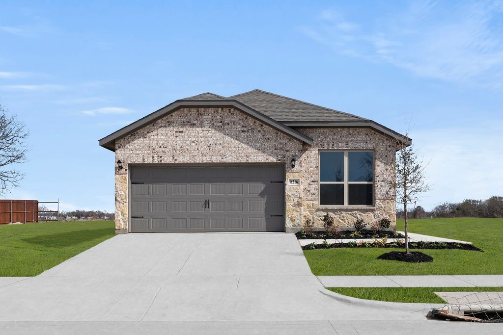 8216 Kingfisher Road, Aubrey, TX 76227