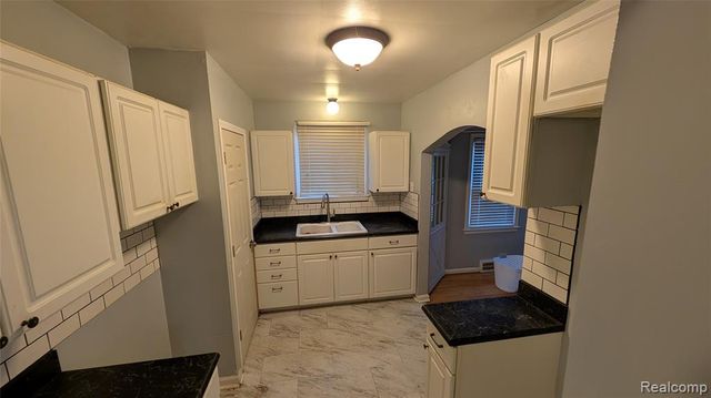 17560 Tracey Street, Detroit, MI 48235