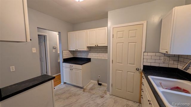 17560 Tracey Street, Detroit, MI 48235