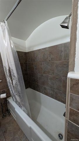 17560 Tracey Street, Detroit, MI 48235