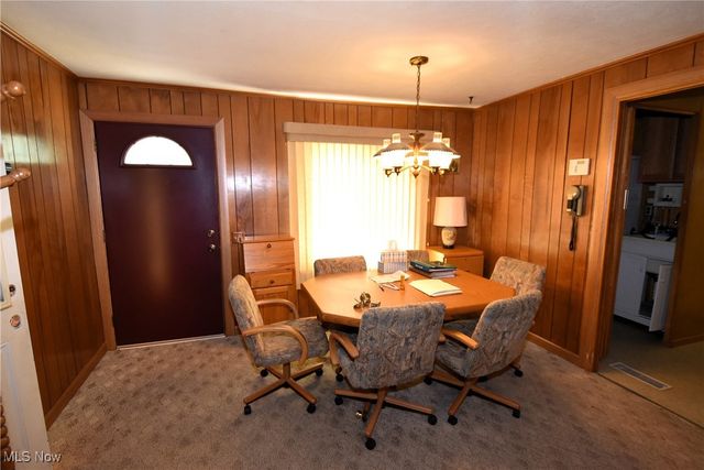 610 Clifton Drive NE, Howland, OH 44484