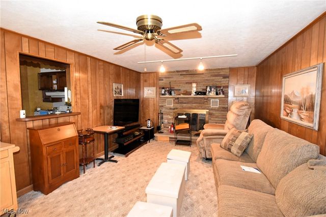 610 Clifton Drive NE, Howland, OH 44484