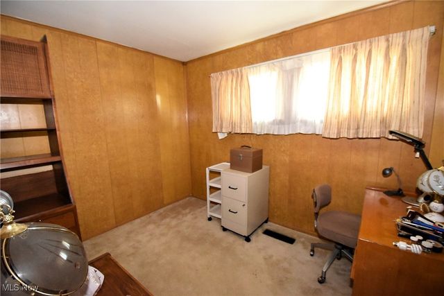 610 Clifton Drive NE, Howland, OH 44484