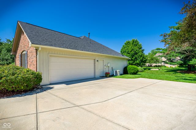 8119 Lake Point Way, Indianapolis, IN 46256